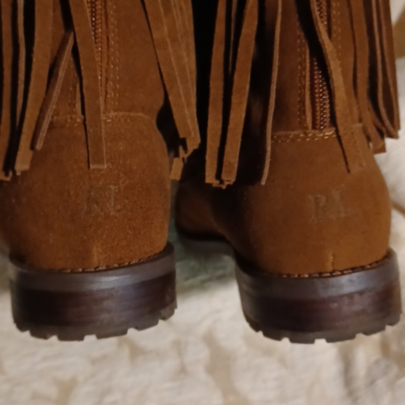 Ralph Lauren suede boots. - Picture 4 of 9